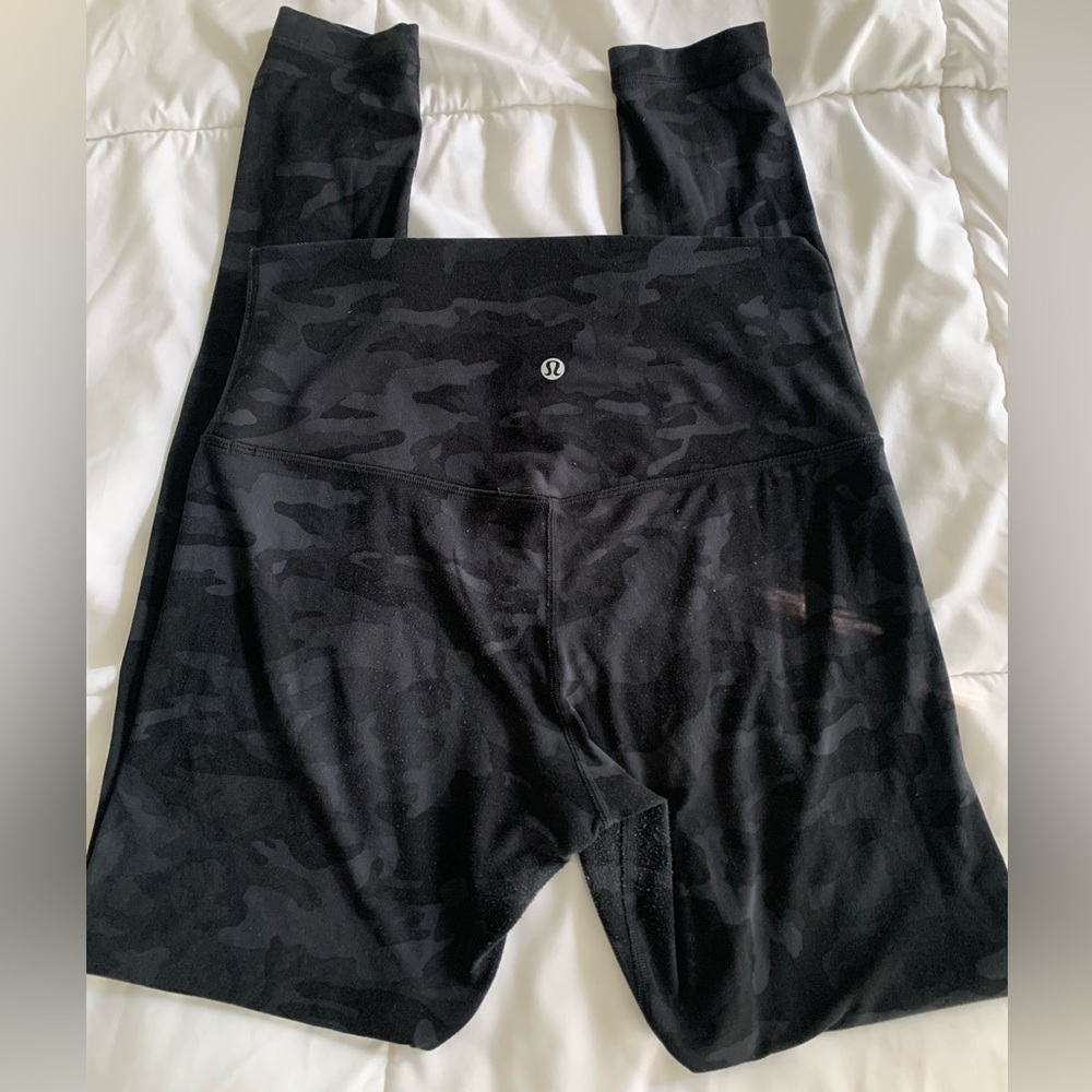 Lululemon Camo size 8 Align Leggings